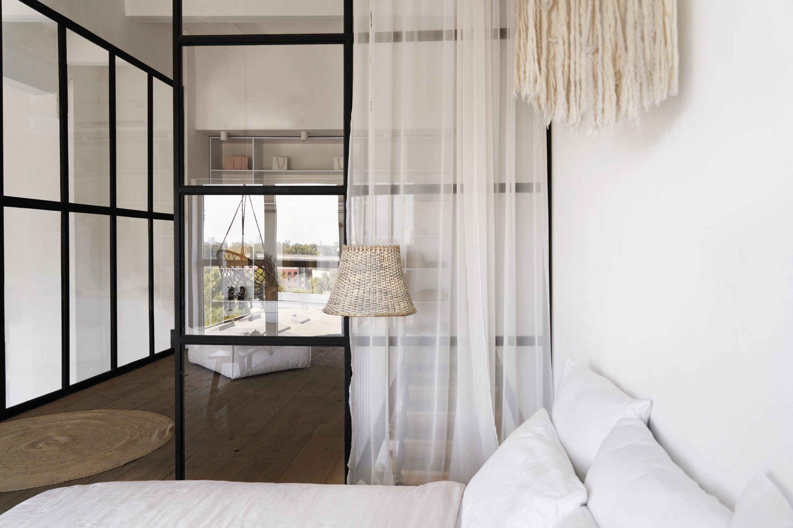 diseno-interiores-dormitorio-vista-lateral-llamadas-zoom